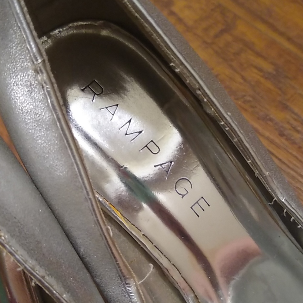Silver Rampage heels - Picture 4 of 4